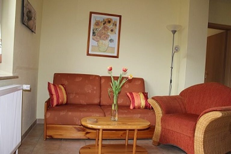 Fewo 2 Wohnbereich 768x511